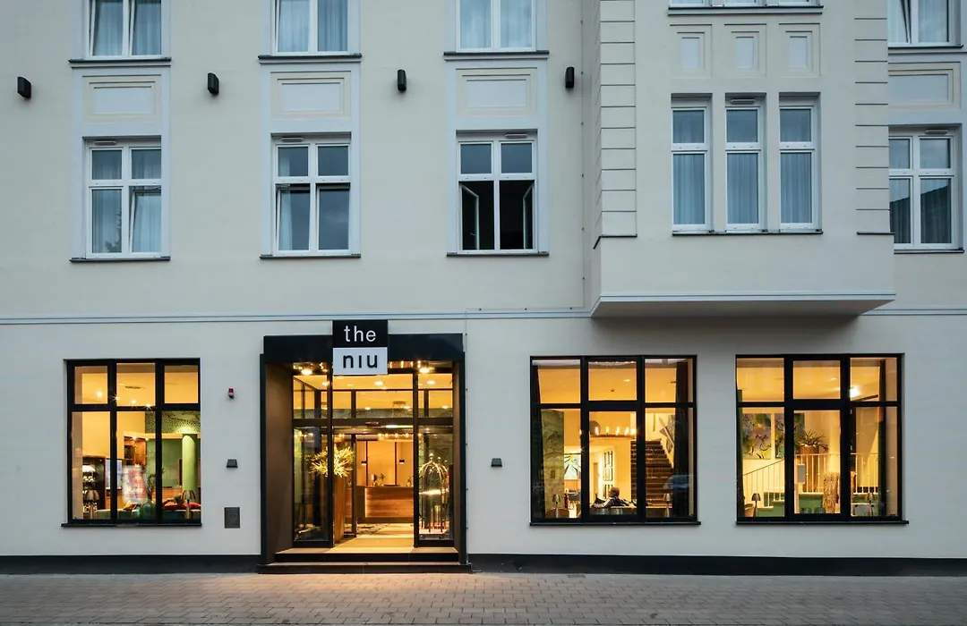 H+ Hotel Luebeck-1